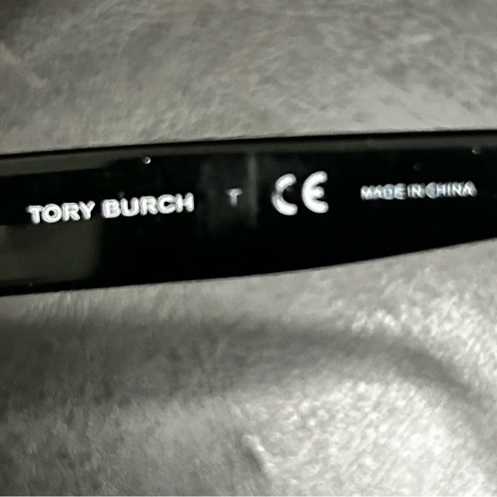 Tory Burch Prescription Glasses with Orange Case - Picture 4 of 5